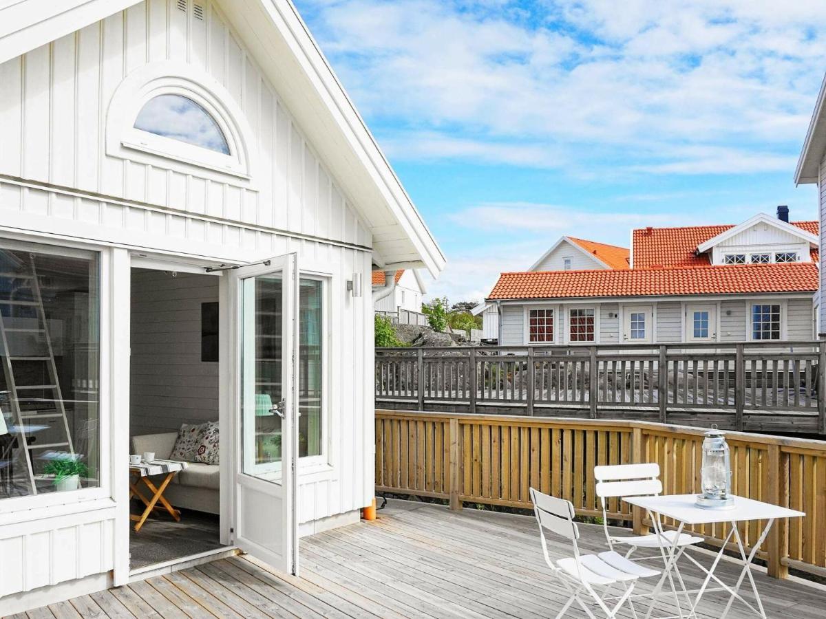2 Person Holiday Home In R Nn Ng Rönnäng Exterior foto